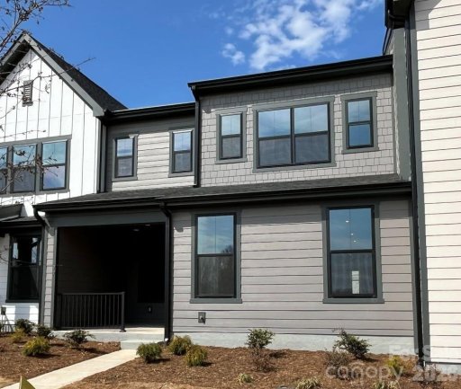 77 Seven Oaks Landing