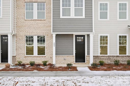 207 Vanguard Lane