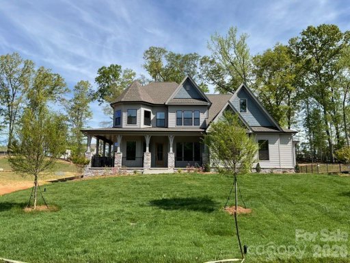 827 Lakeforest Drive