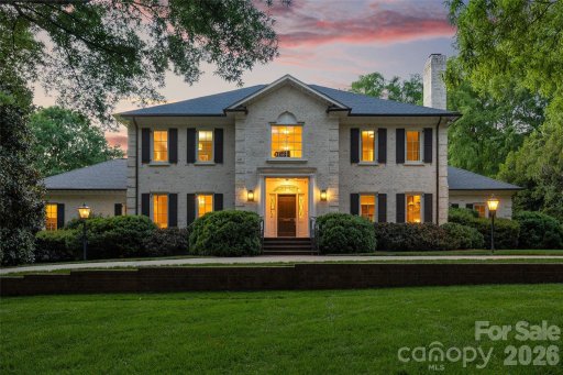 2514 Beretania Circle