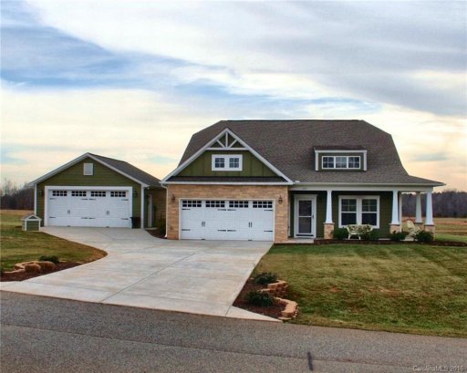 1043 Paddock Circle