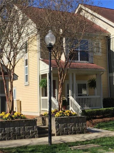 435 W Worthington Avenue