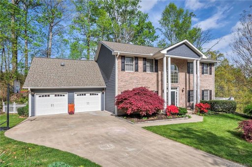 30 Sweetwater Oaks Drive