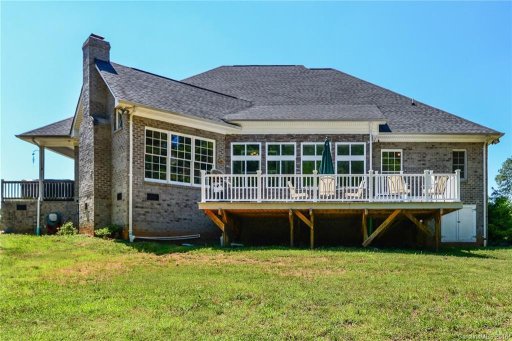 5327 Meadowland Parkway