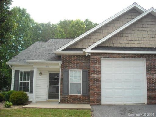 1689 Golden Cedar Lane