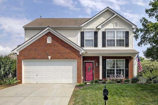 135 Meandering Way Lane