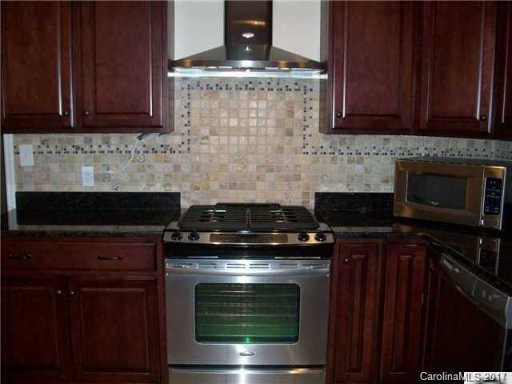 1315 Thompson Drive 25