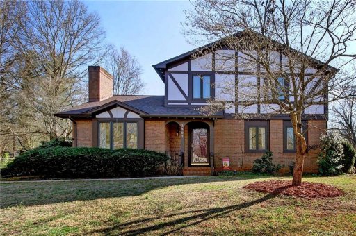 2502 Heritage Circle