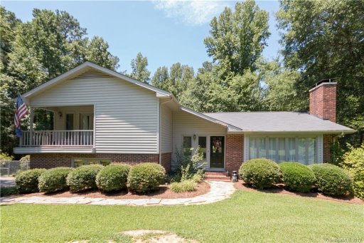 1086 W Manor Drive