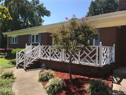 1208 Howard Circle
