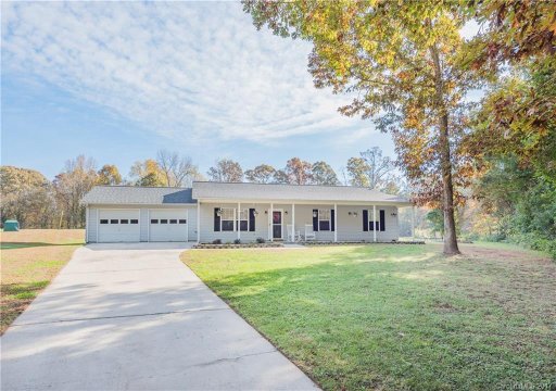 136 Greentree Drive