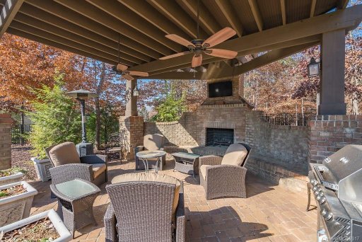 1129 Bromley Drive