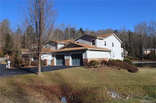 38 Lakeview Court