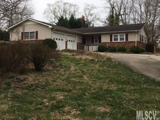 2513 Sweetbriar Circle