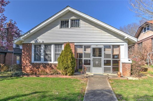 6 Salem Avenue