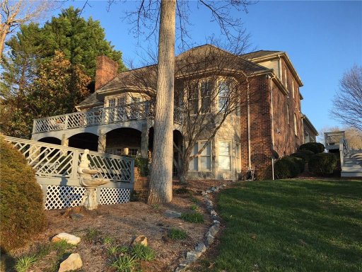 412 Se Woodridge Drive