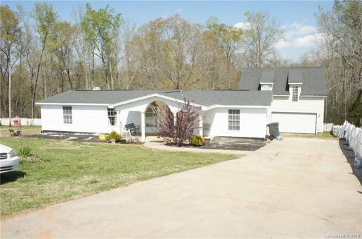 100 Twisted Oak Lane