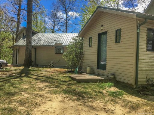 211 Forest Way