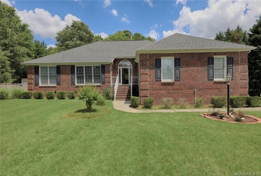 6811 Live Oaks Lane