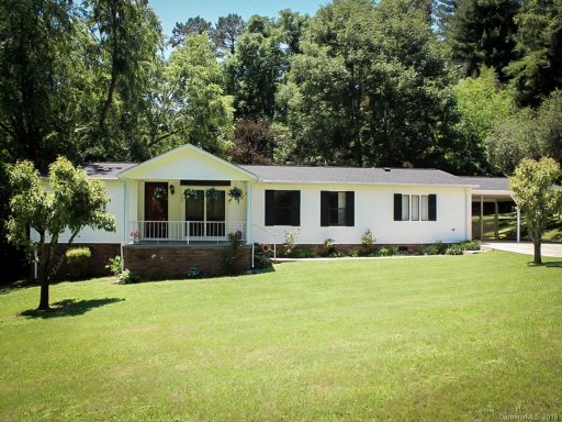 402 Hillcrest Circle