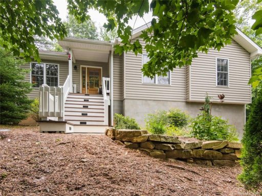 5 Poplar Creek Drive