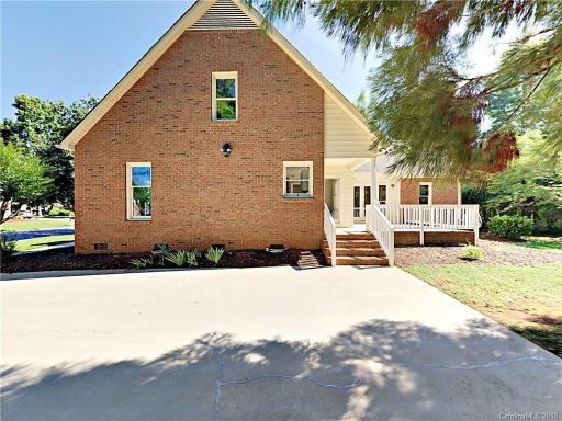 1870 Steeplechase Drive