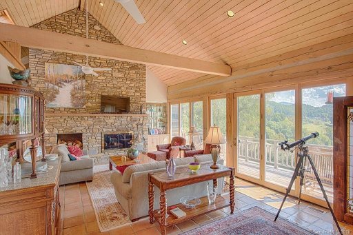 459 Rockcliffe Lane