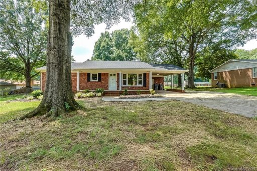 305 Meadowood Circle