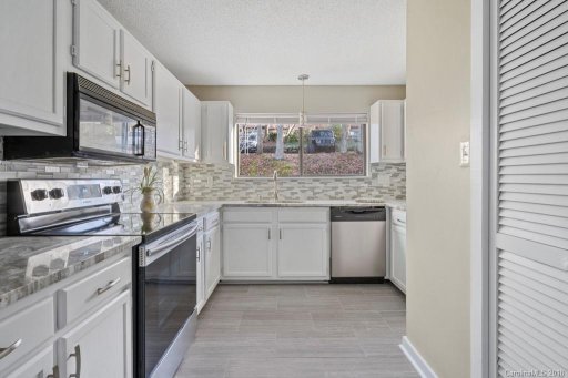 4136 Charlotte Highway B