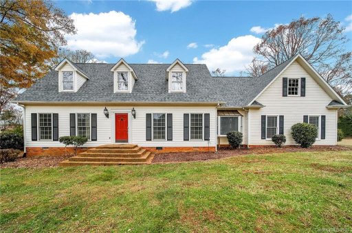 1240 Pinecrest Drive