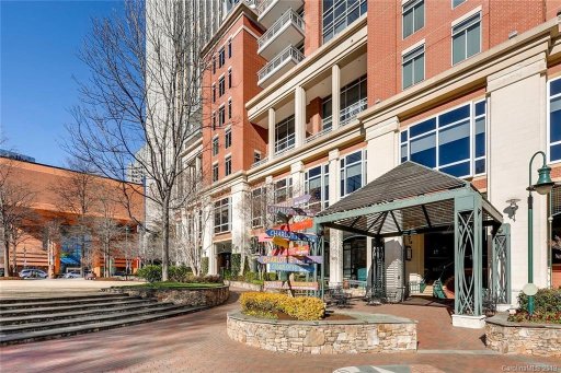 435 S Tryon Street 502