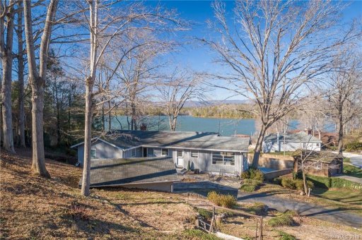 2216 North Point Drive