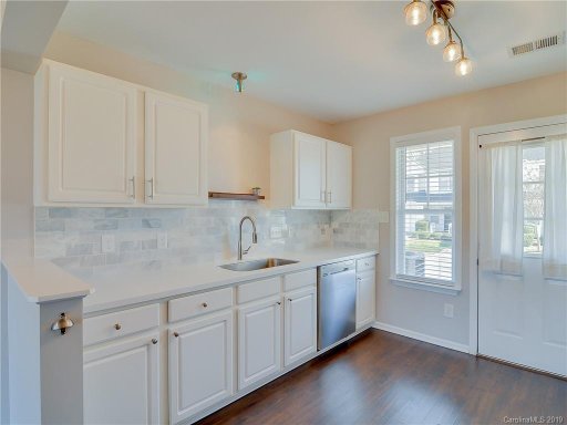 7138 Tom Castain Lane