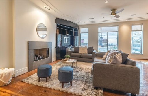 435 S Tryon Street 701