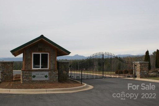 2020 Robert Drive 31