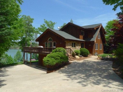 2242 Lake Forest Cove