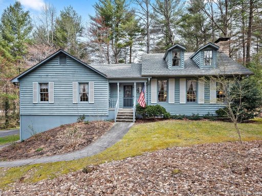 30 Falcon Wood Way