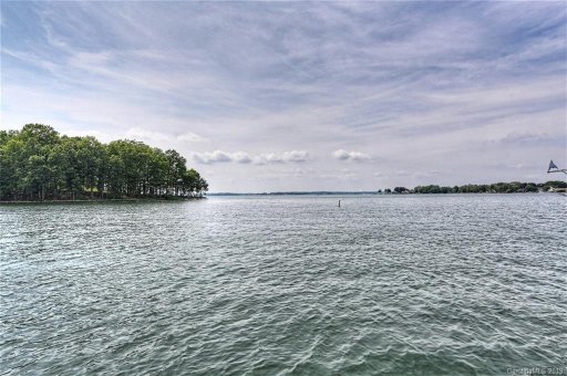 20407 Harborgate Court 405