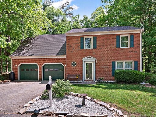 8 Silver Lace Circle