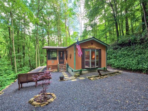 228 Mountain Laurel Road