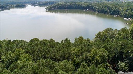 7038 Lakeside Point Drive