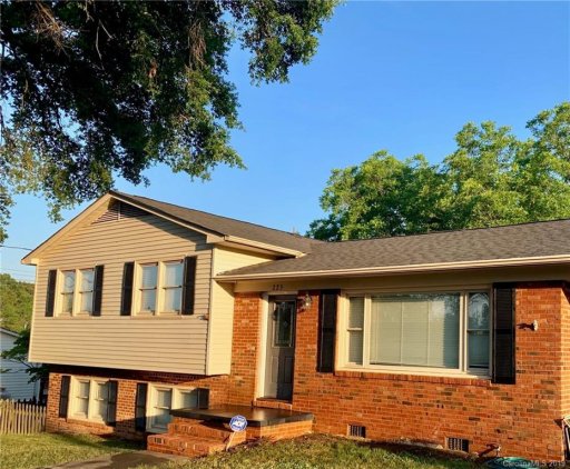 225 Tanglewood Drive