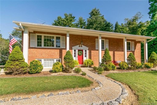 110 E Whisperwood Circle