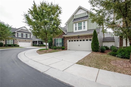 4523 Blackmuir Wood Circle