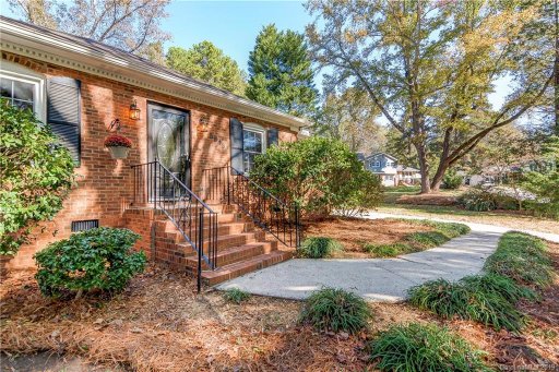 5613 Cottingham Lane