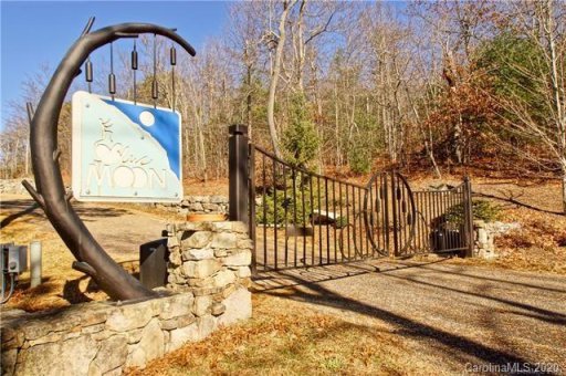 580 Sahalee Trail