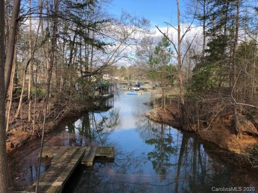 5101 Mallard Cove Road