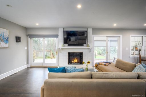 4640 Town And Country Drive