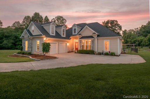 107 Bluegrass Circle
