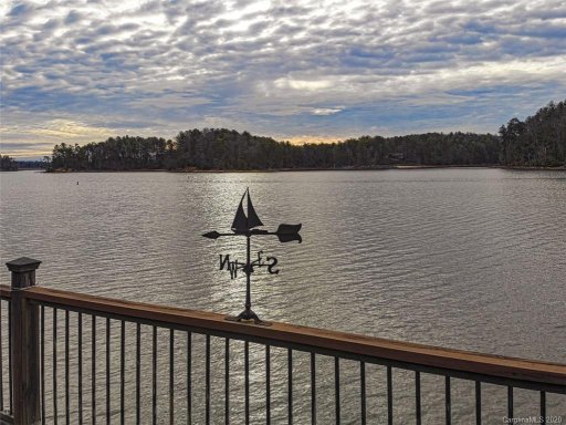 1009 Lake Club Drive